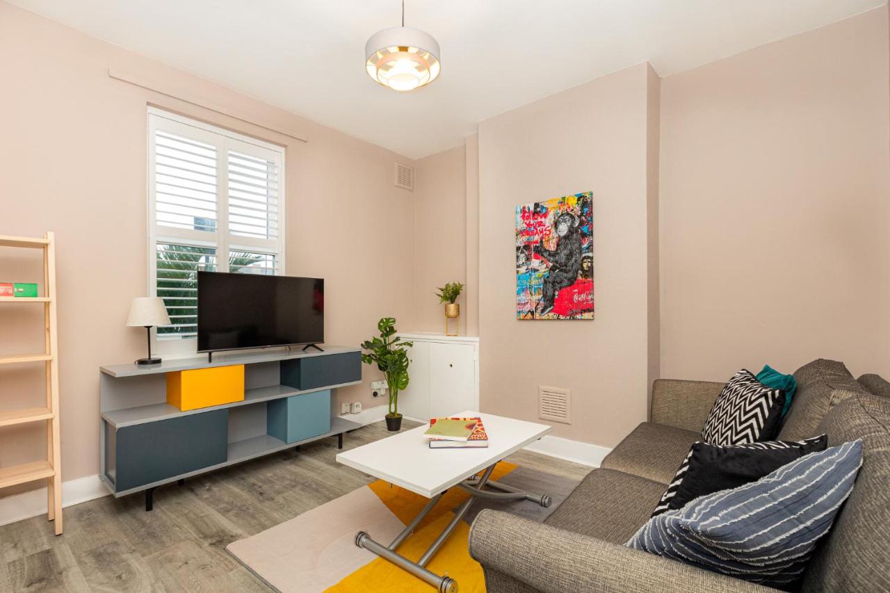 Renovated 3BR wgarden in Stratford, 1min to Train - Ferienwohnung London
