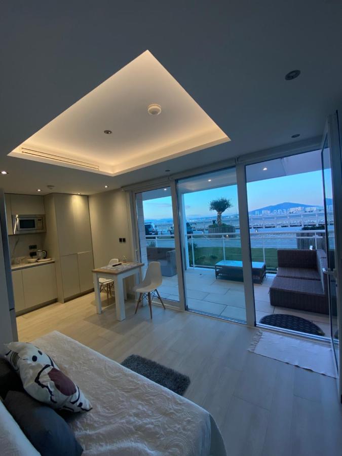 B&B Gibraltar - Luxury Studio With Outstanding View - Bed and Breakfast Gibraltar