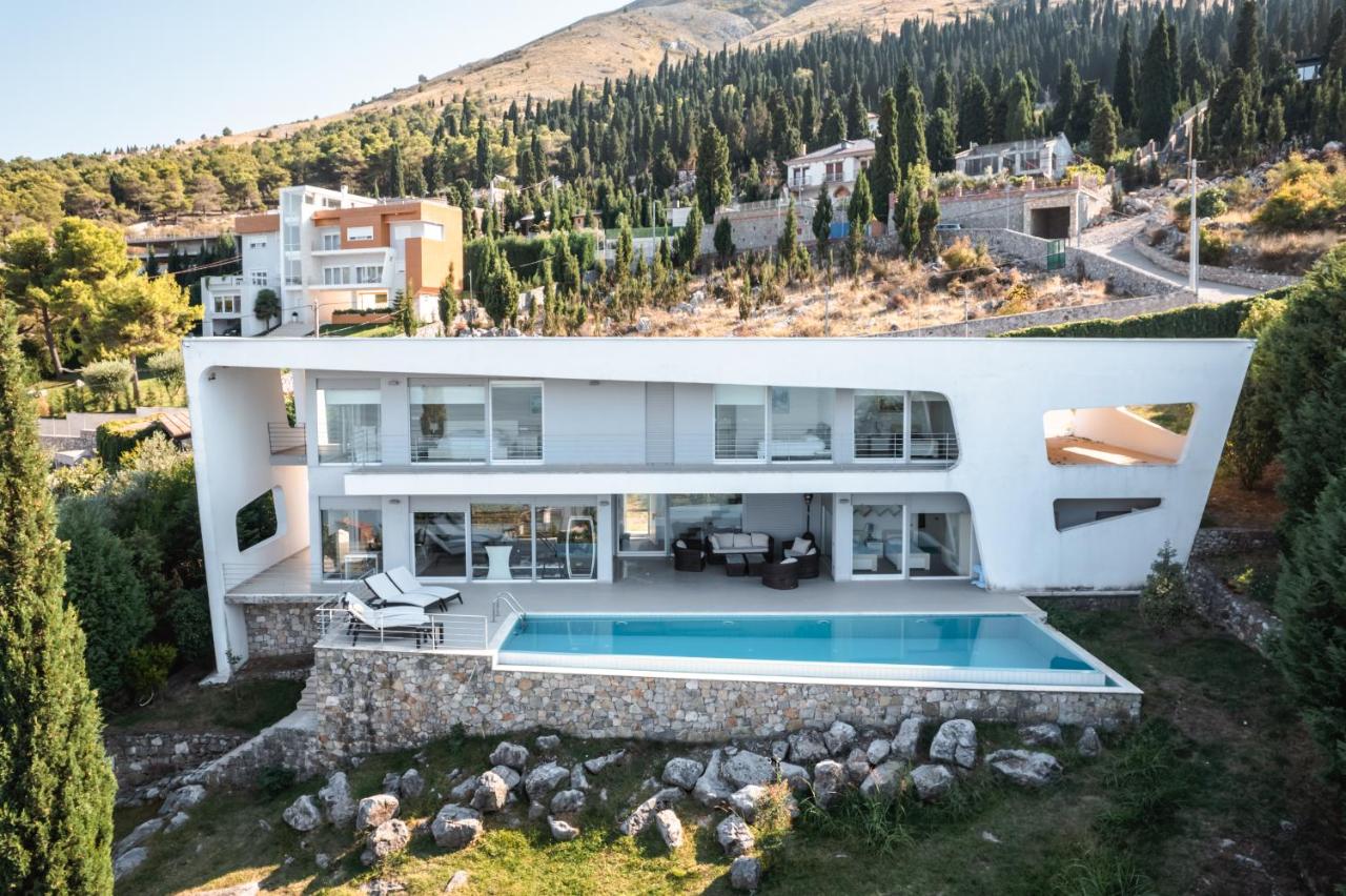 Exclusive Lake Villa - Ferienwohnung Shirokë