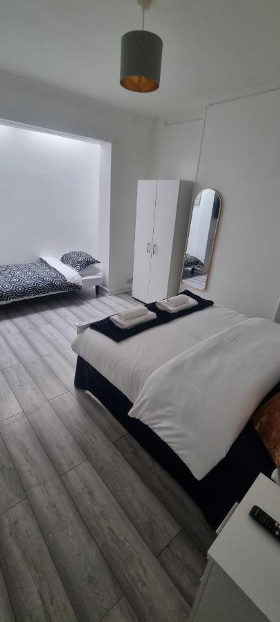 The Manor Guest House in Wembley - Chambres d’hôtes Londres