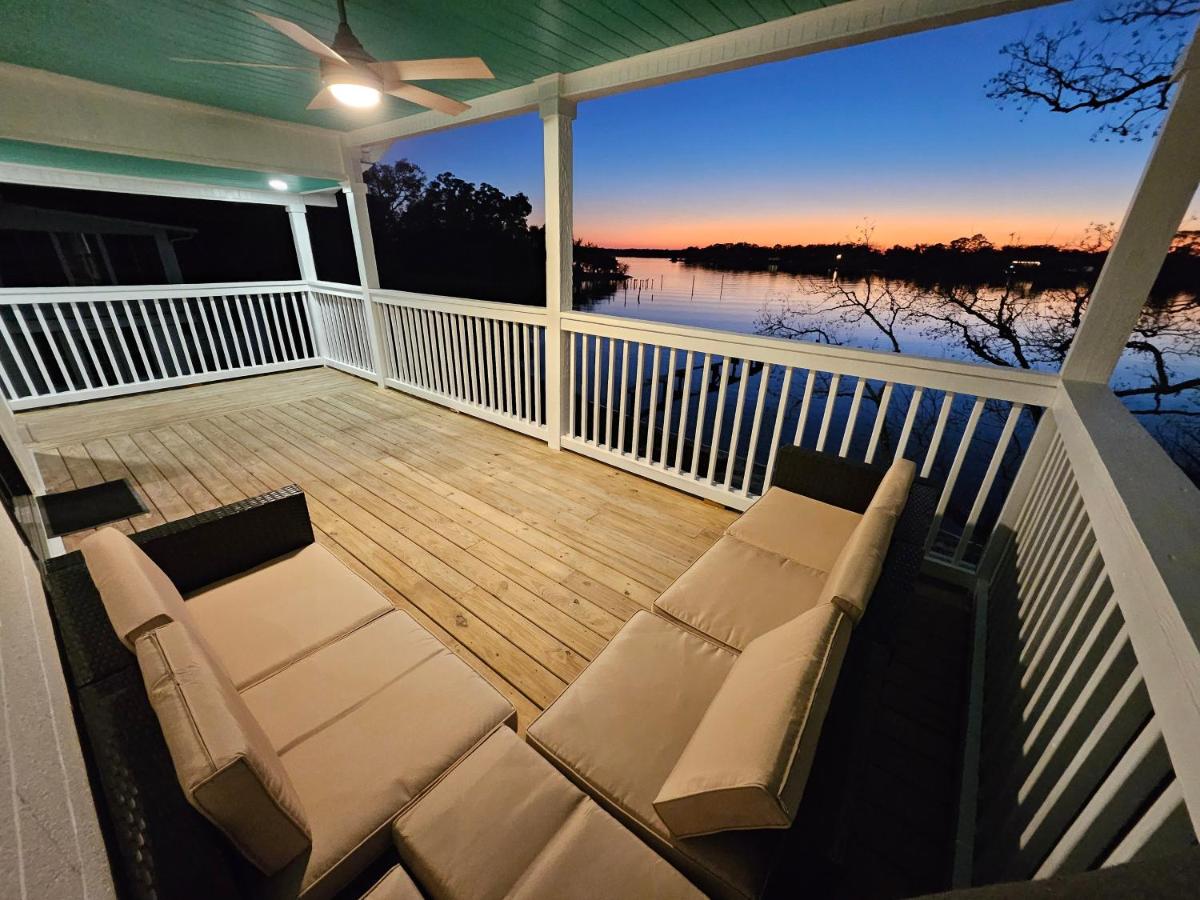 Pensacola Waterfront Retreat - B&B