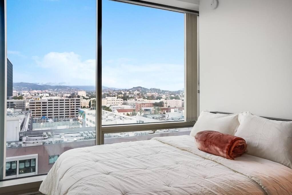 B&B Los Ángeles - NEW 1BR Luxury Highrise - Bed and Breakfast Los Ángeles