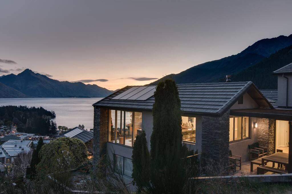 Limerick- Fire Place- Lake Views- BBQ- AC - Bed and Breakfast