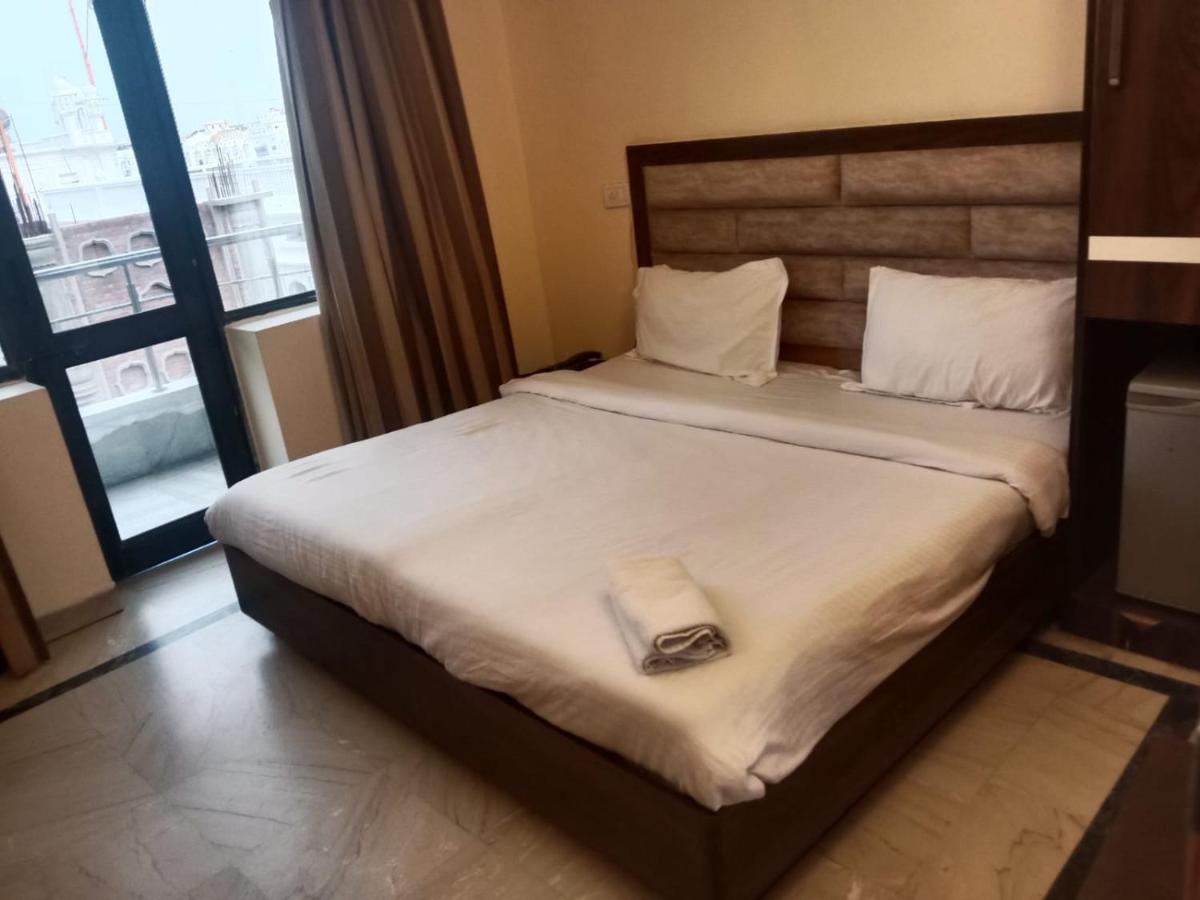 B&B Amritsar - HOTEL MERCURY 50 STEP FROM DARBAR SAHIB - Bed and Breakfast Amritsar