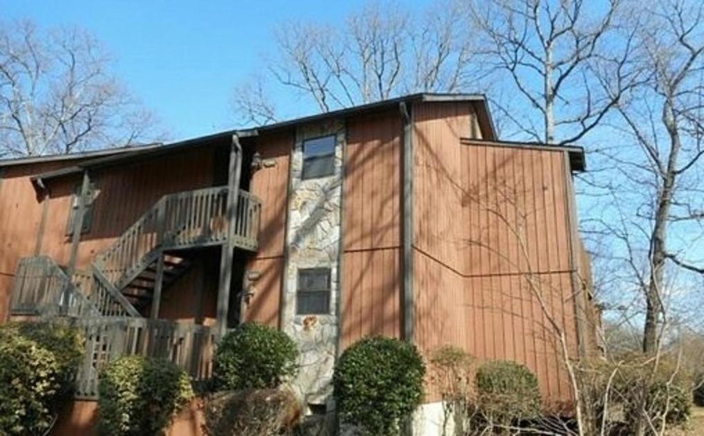 Charming Condo Near WFU and Hospitals, Full Kitchen, Strong WiFi, In-Unit Laundry - Bed and Breakfast