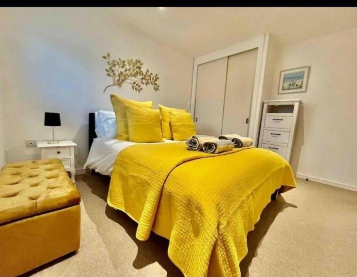B&B Bristol - Gorgeous apartment with free parking & breakfast near city centre & midday checkout - Bed and Breakfast Bristol