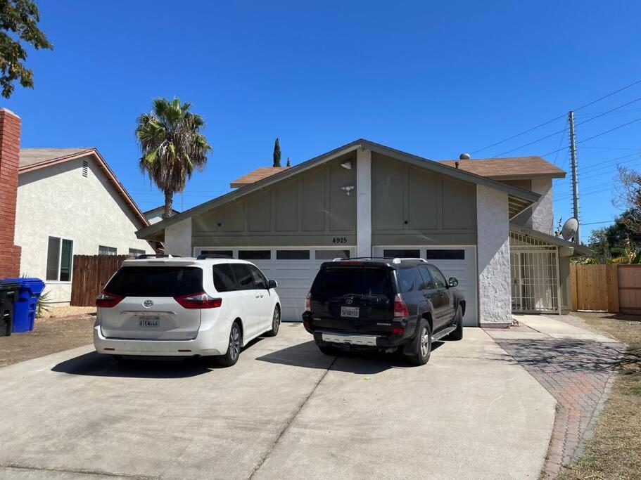B&B San Diego - Spacious 1670 sq ft Single Home with Garage, AC, Centrally Located - Bed and Breakfast San Diego