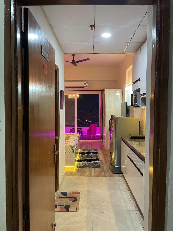 Deluxe Room (2 Adults + 1 Child)