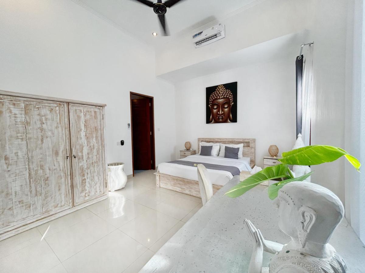 CASA BISMA - 3 Bedroom Villa with Pool in LEGIAN - B&B Seminyak