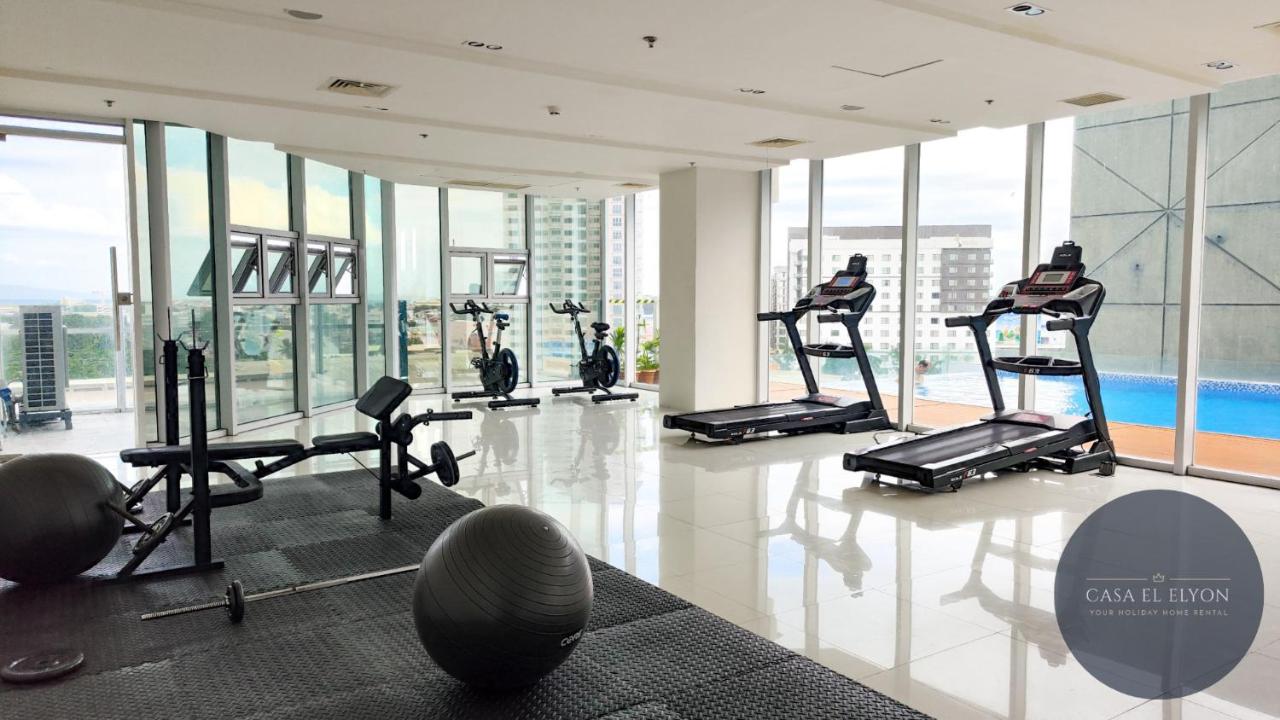 White Nordic Fully-Furnished Studio at INSPIRIA - Chambres d’hôtes Davao