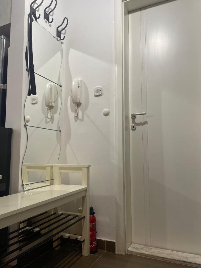 Charming Modern Condo near City Center Free Parking & Fully Equipped - B&B Skopje