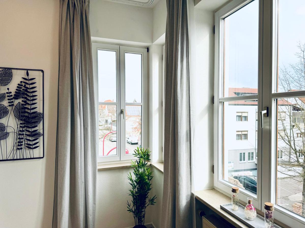 UNiQE - city central - design apartment - SKY-TV - free parking - Chambres d’hôtes Gersthofen