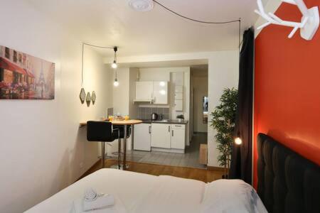 101 - Studio confortable avec kitchenette Paris 5 - FLAT-GUEST - Chambres d’hôtes Paris