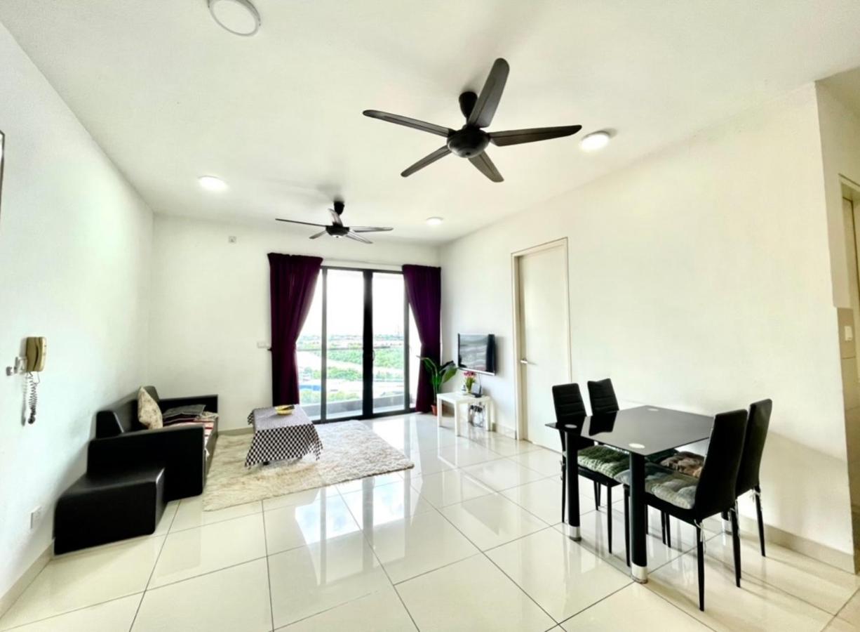 B&B Butterworth - Entire Condominium @ Woodsburry Butterworth Penang - Bed and Breakfast Butterworth