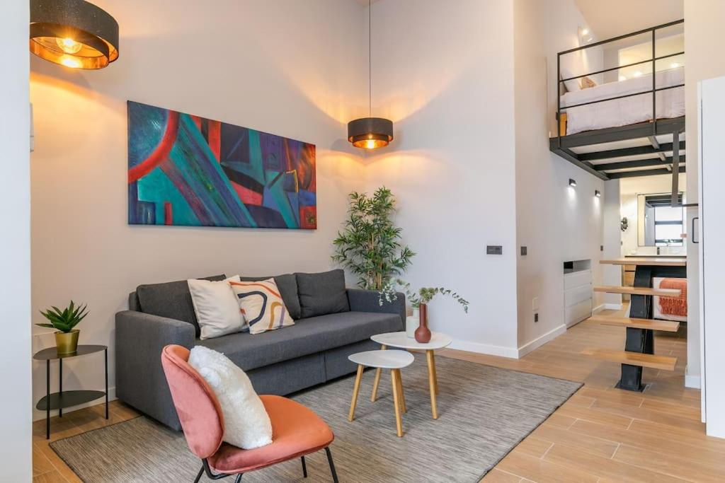 Beautiful duplex in front of Vista Alegre Palace - B&B Madrid
