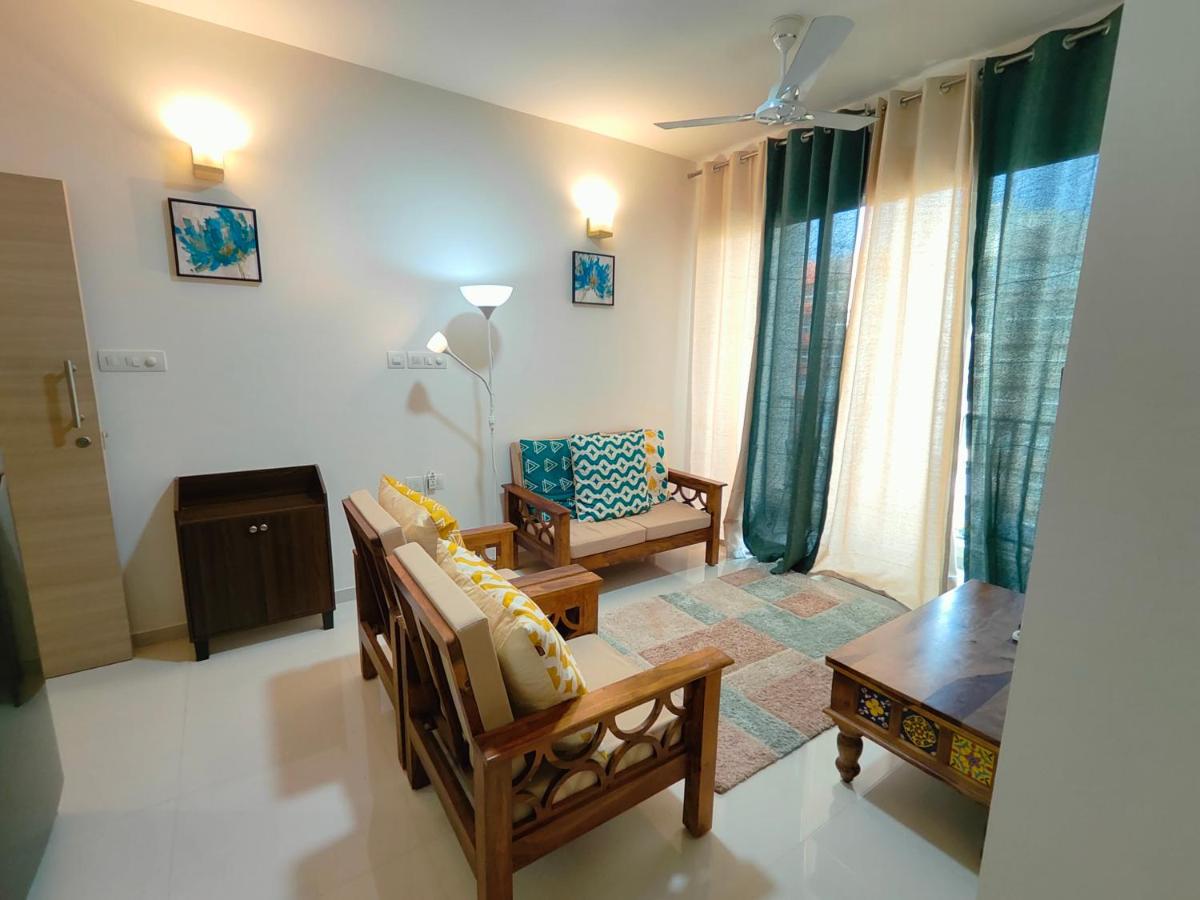 B&B Dabolim - Glistening 2BHK Pool View, Resort Living, 10 mins from Dabolim Airport by Zennova Stays - Bed and Breakfast Dabolim