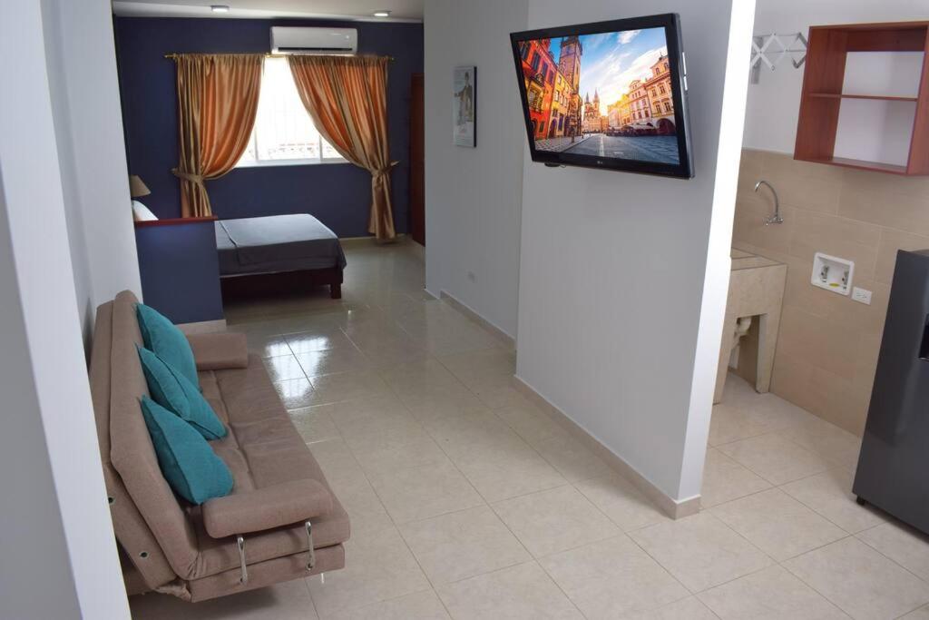 Amplio apartaestudio en pampalinda - B&B
