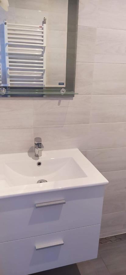 Camera Doppia con Letti Singoli con Bagno Privato