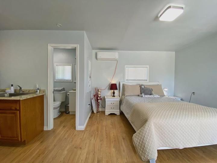 Sun Cabin #1 Pahrump - Bed and Breakfast