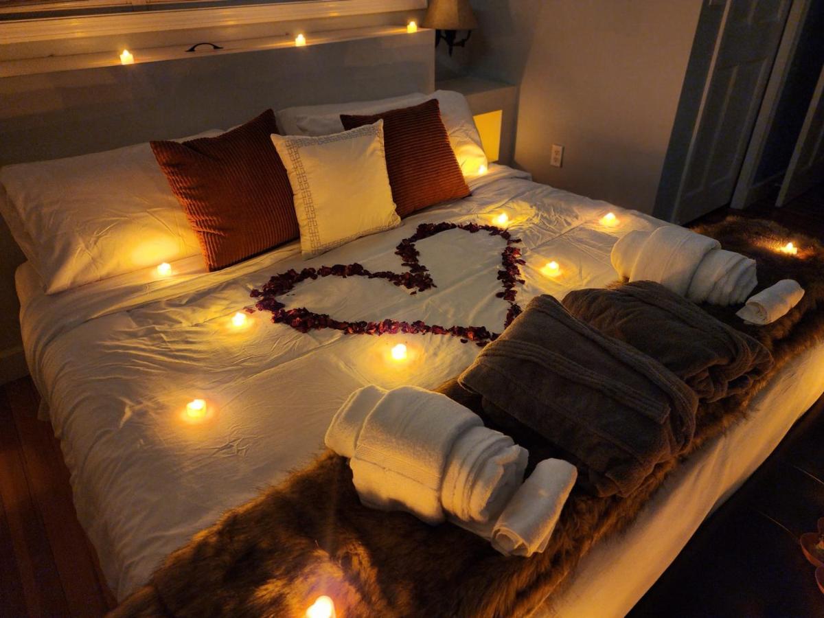 Hot Tub, Electric Bikes, Solo Stove, Projector, Smores - Chambres d’hôtes Marblehead