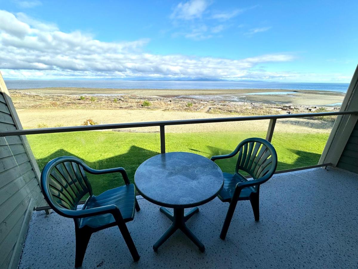 Oceanfront Studio with Loft - amazing views! - Ferienwohnung Qualicum Beach