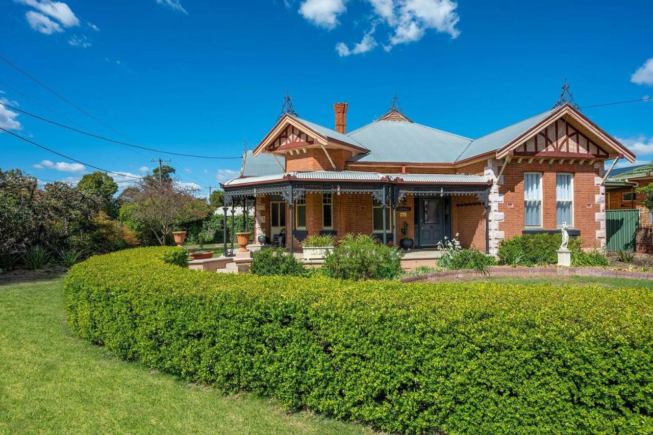 B&B Mudgee - Luxury at Lauralla - An Elegant Victorian Escape - Bed and Breakfast Mudgee