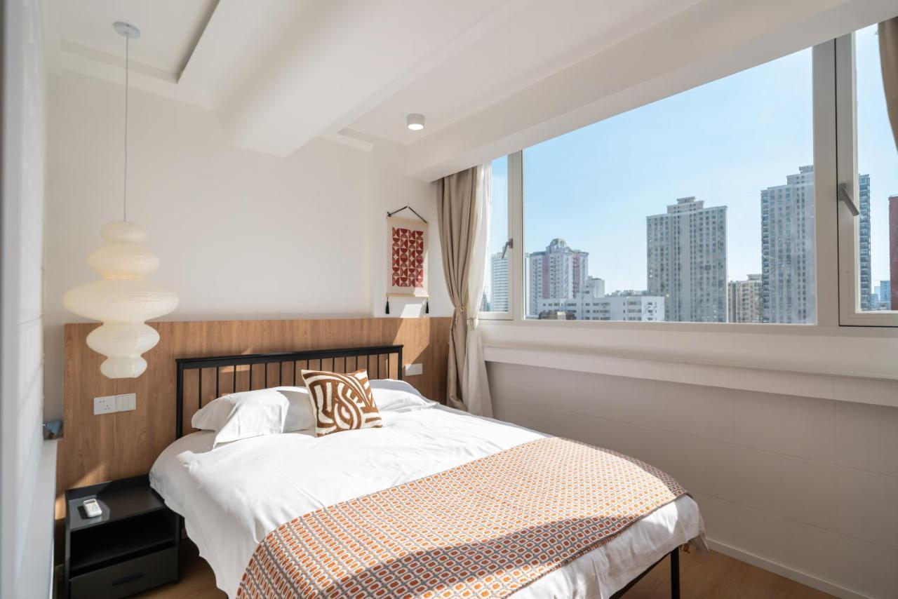 B&B Shanghai - Shanghai Downtown Yidu Apartment - 150m walk from Exit 5 of Jiashan Road Metro Station - Bed and Breakfast Shanghai