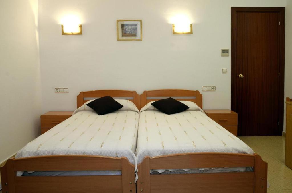 Standard Twin Room with Bathroom and Balcony