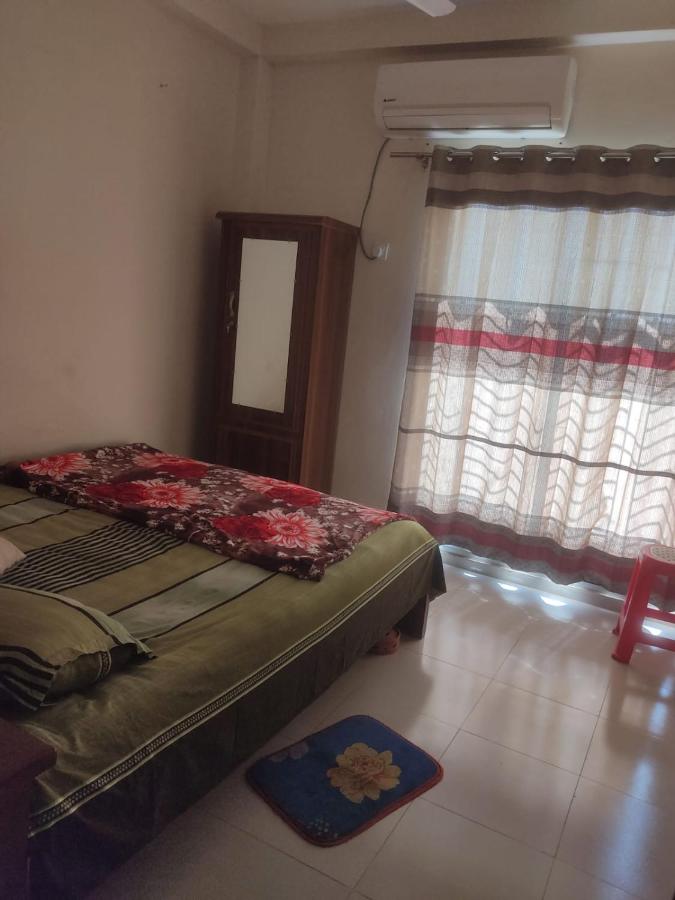 Secured Family Studio Apartment-near Airport,AC,Fridge,WiFi,Stove