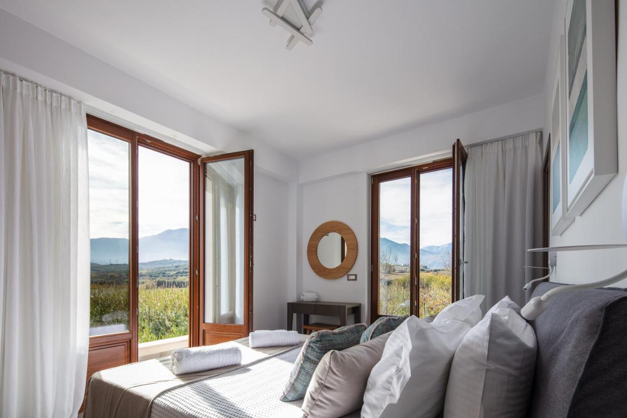 Executive Suite - Mousela