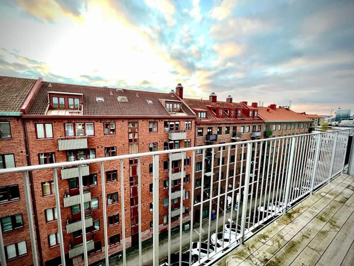 Private Terrace Apartment With Cozy Feeling - Chambres d’hôtes