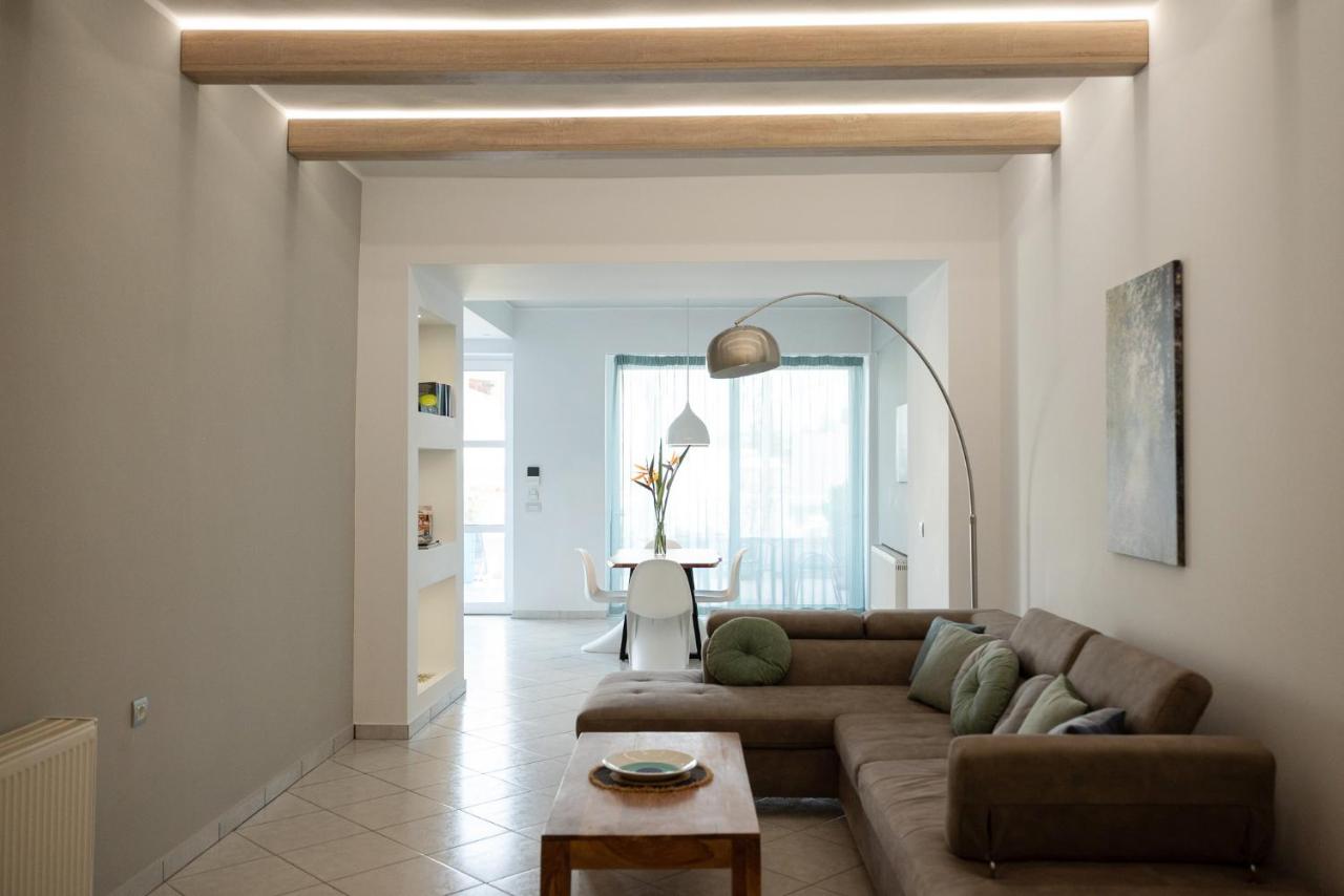 The Teacher's Home - Beach at your Doorstep by 8essentially - B&B Galatas