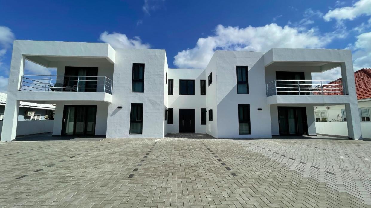 B&B Willemstad - Whitehouse Boulevard, close to Mambo Beach and City Centre - Bed and Breakfast Willemstad