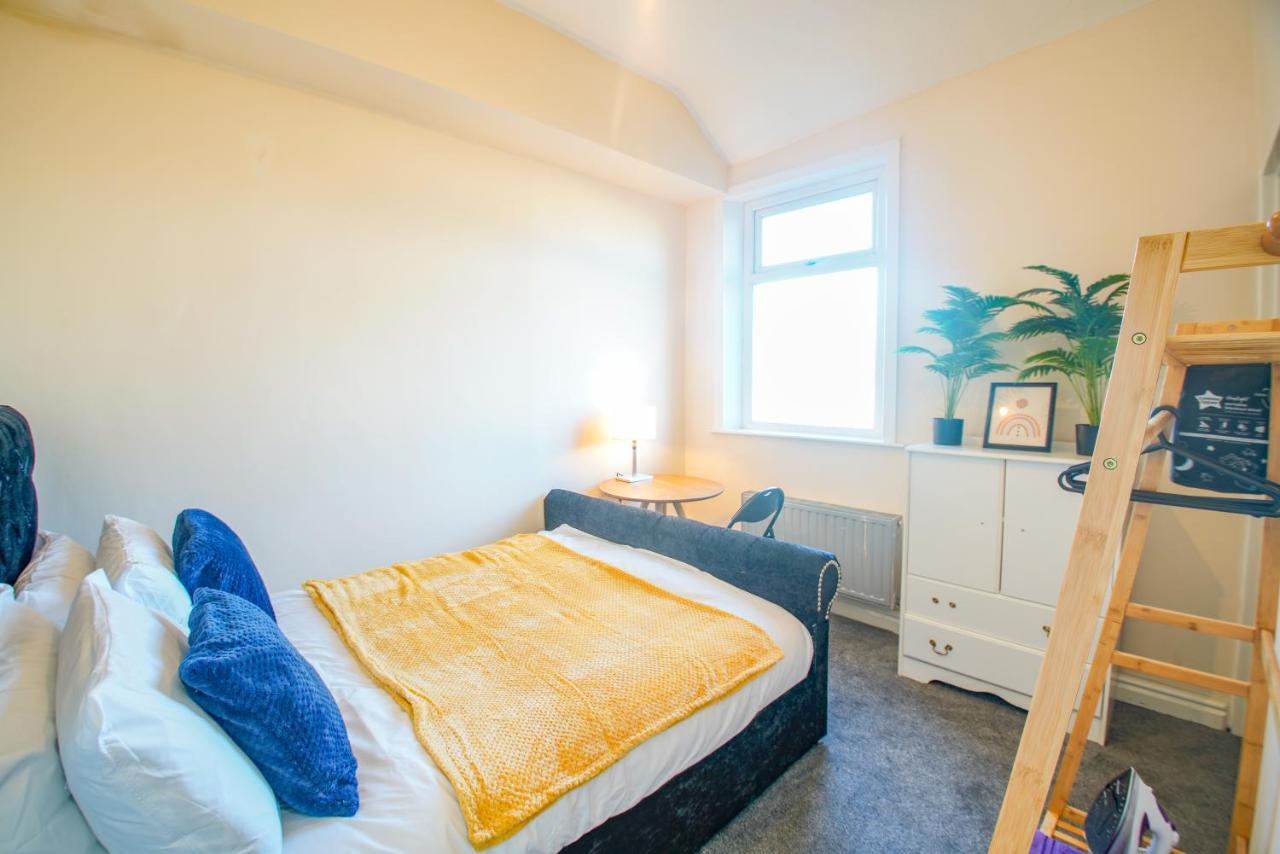 B&B Accrington - Comfy House for Contractors, Families, Accrington - Bed and Breakfast Accrington