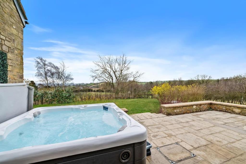 B&B Shepton Mallet - Knoll View Ranch - Group Hot Tub - Bed and Breakfast Shepton Mallet