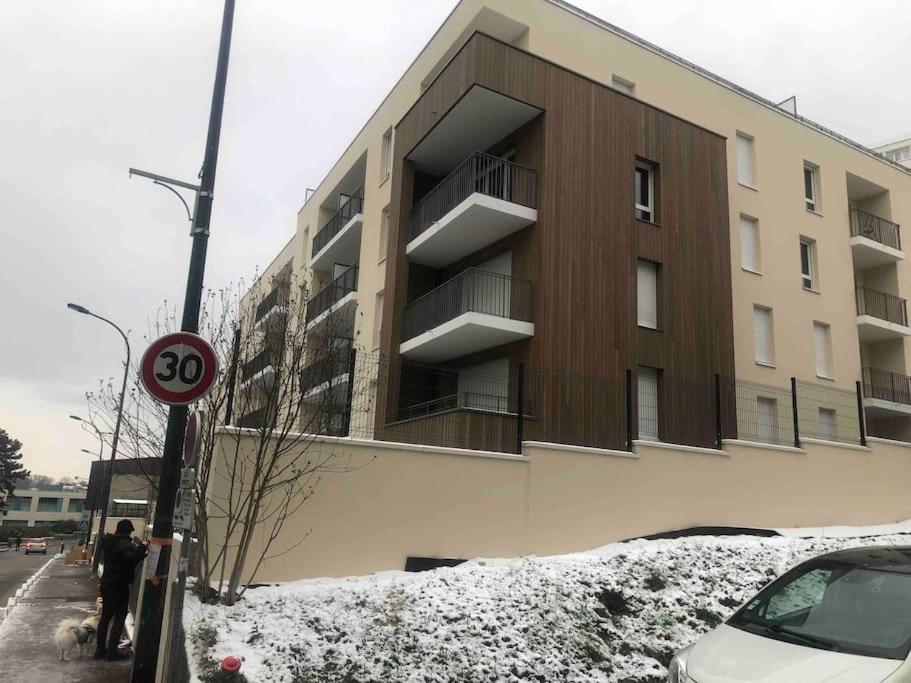 Cosy T2 à 20 min de Paris (RER B-métro ligne 4) - B&B