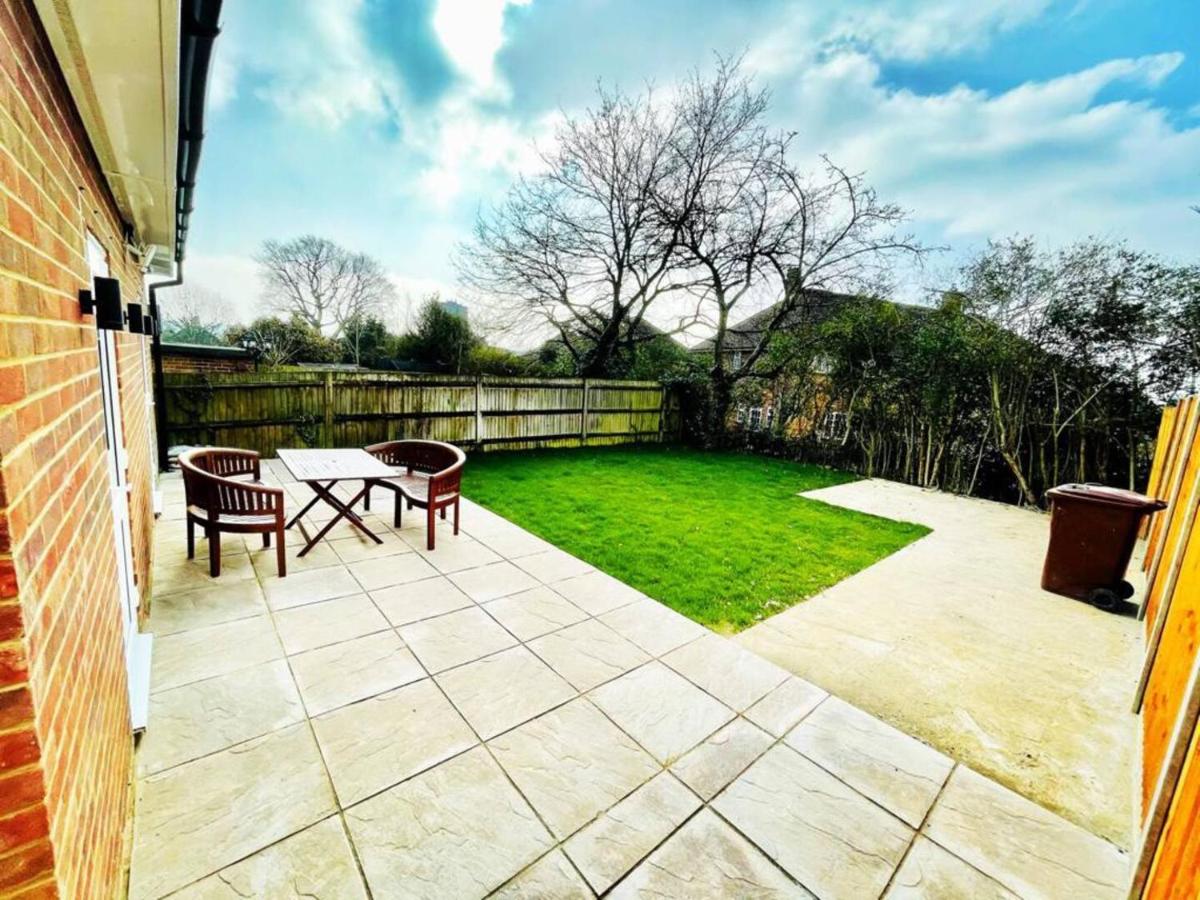 The Winstre Borehamwood - B&B