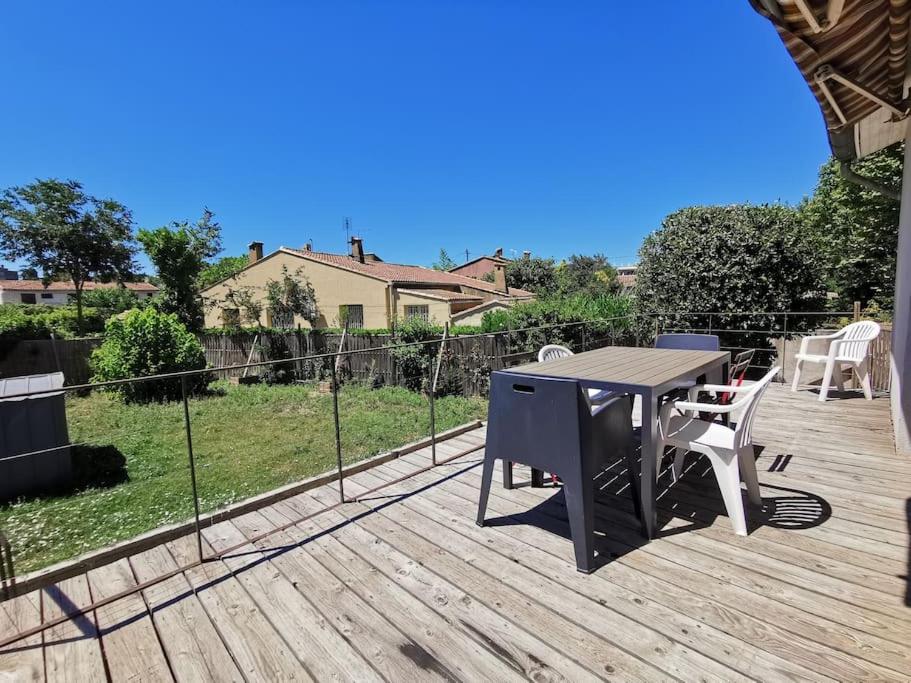 Millerand maison climatisation 3 chambres jardin et stationnement proche intra muros - Bed and Breakfast