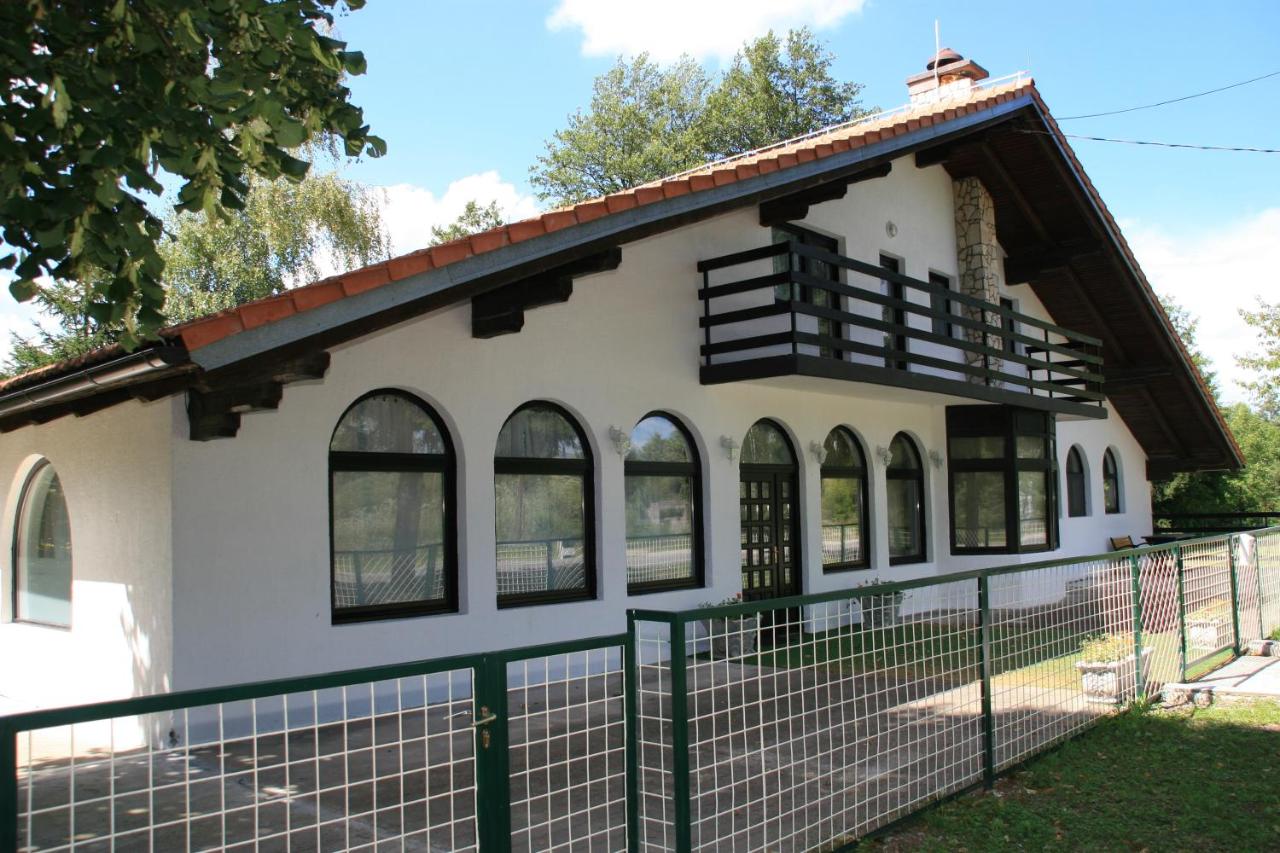 Apartment Licka Vodenica - Bed and Breakfast