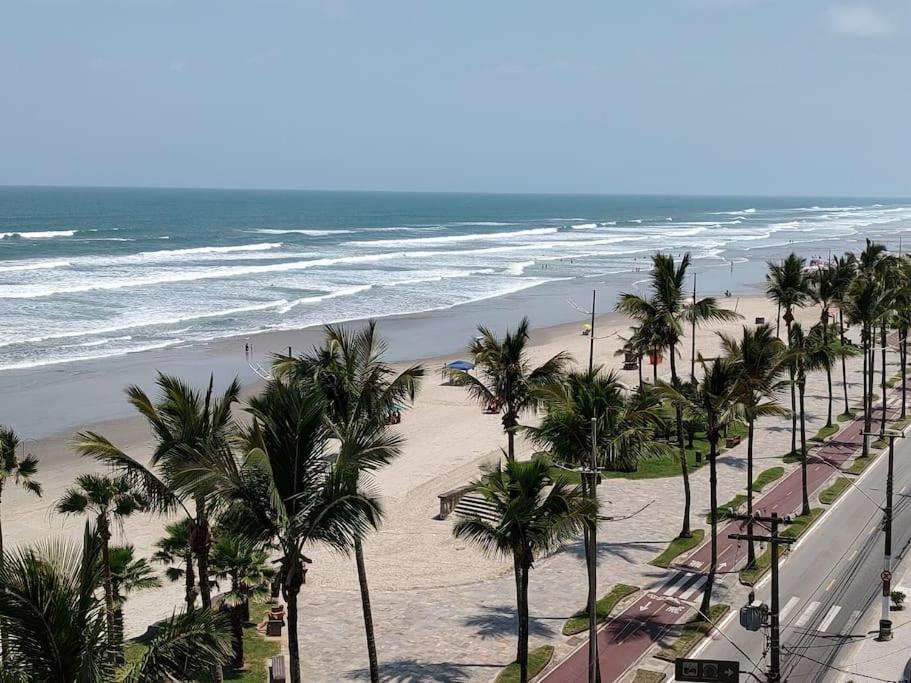 APTO Vila Caiçara 2dorm 2banh 1 Vaga Frente Mar NÃO É HOTEL - B&B