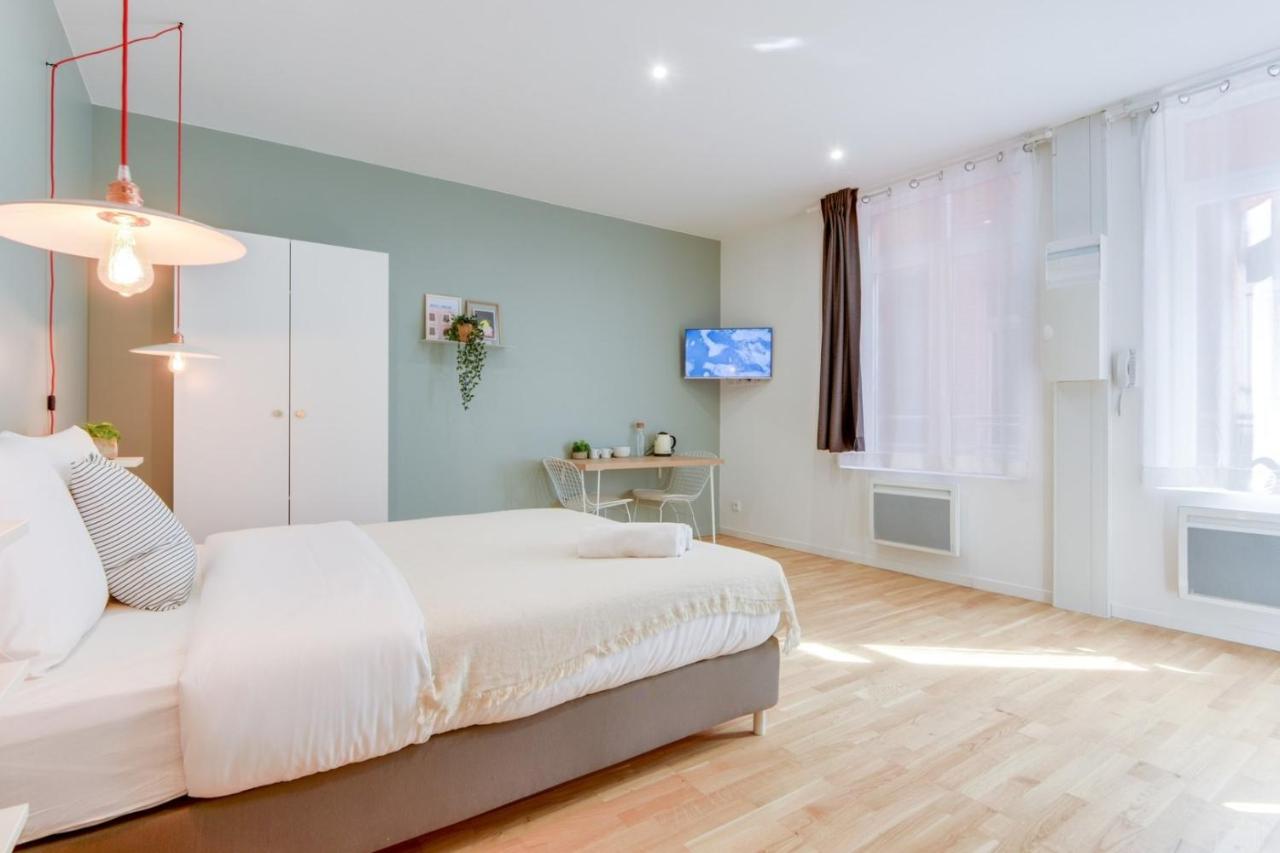 Studio near train station - B&B