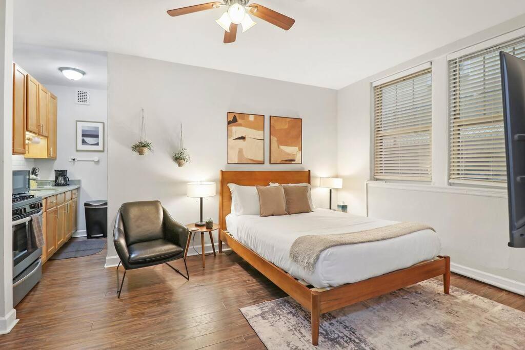 Trendy Studio Apartment in Chicago - Kenwood 103 & 303 rep - Ferienwohnung