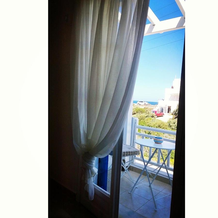 Camera Matrimoniale con Balcone e con Vista Mare Parziale