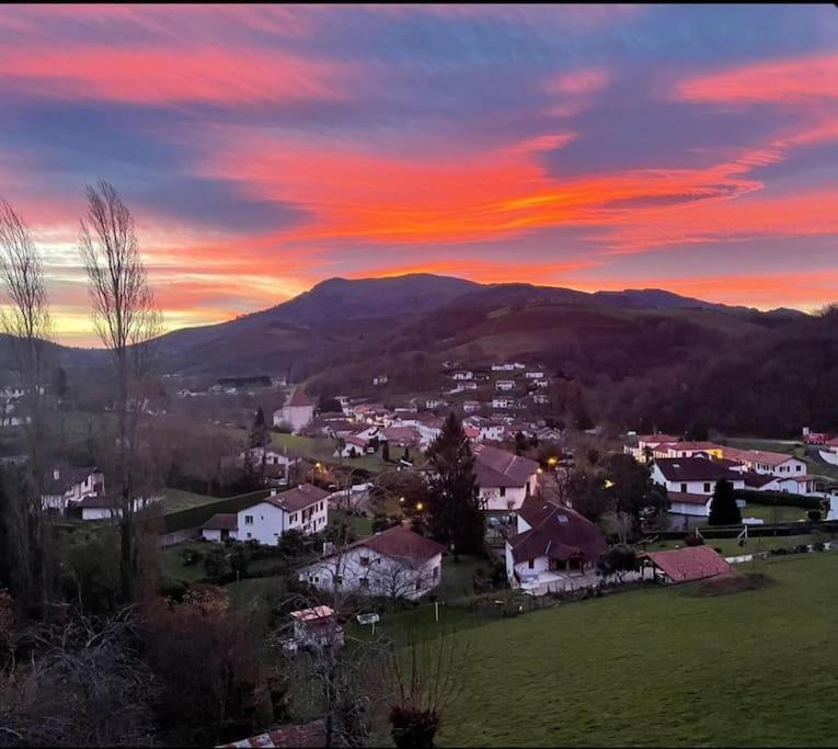 B&B Louhossoa - Studio avec terrasse - Bed and Breakfast Louhossoa