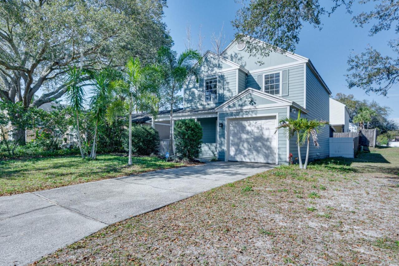 4 Mi to Busch Gardens Lovely Tampa Home! - Bed and Breakfast