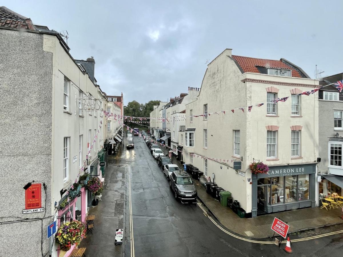 Cosy Oasis in the Heart of Clifton Village - Ferienwohnung