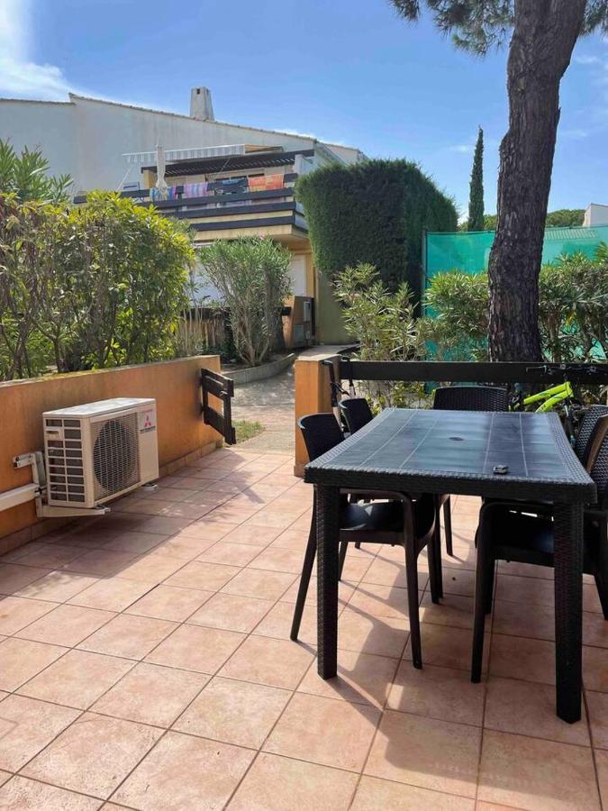 Tennis Village avec terrasse, piscine, clim et parking - Chambres d’hôtes Le Cap d'Agde