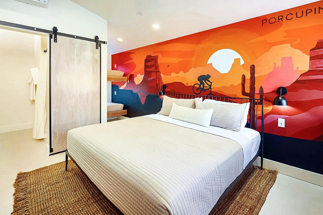 B&B Moab - Downtown Kokopelli West 4 - Newly Remodeled Stylish Studio - Bed and Breakfast Moab