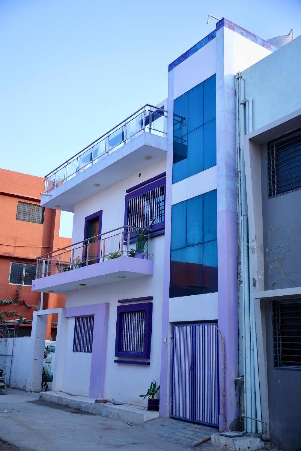 Samyak femily bunglow - B&B