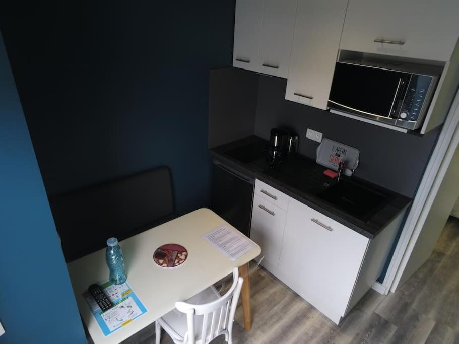 APPARTEMENT EN PLEIN FRONT DE MER : HOUAT - B&B